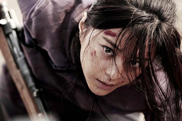 Far Away: Les soldats de l'espoir (2011)