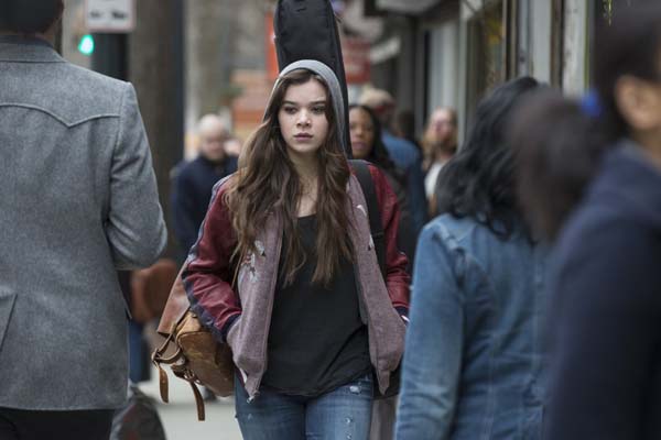 Hailee Steinfeld dans En cavale (2016)