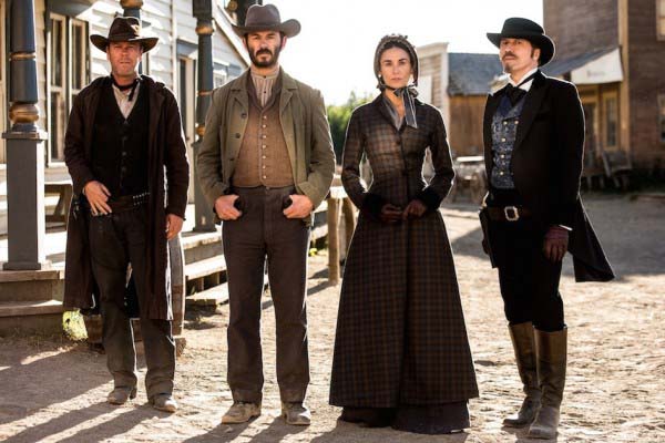 Kiefer Sutherland, Jonny Rees, Demi Moore et Michael Wincott dans Forsaken (2016)