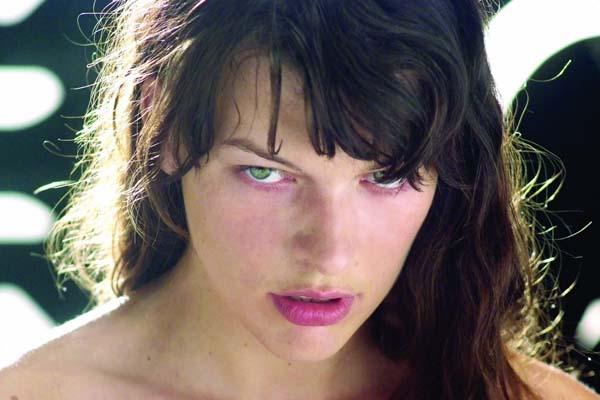 Milla Jovovich dans Phénomènes paranormaux (2009)