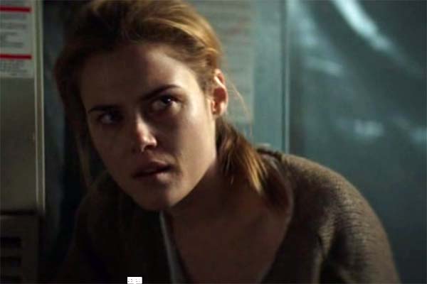 Rachael Taylor dans ARQ (2016)