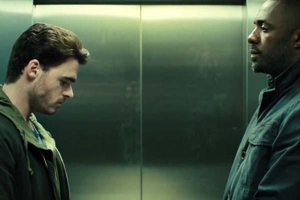 Idris Elba et Richard Madden dans Bastille Day (2016)