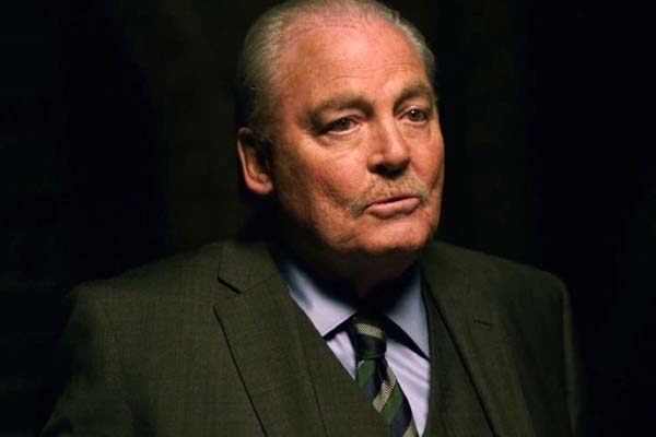 Stacy Keach dans Cell Phone (2016)
