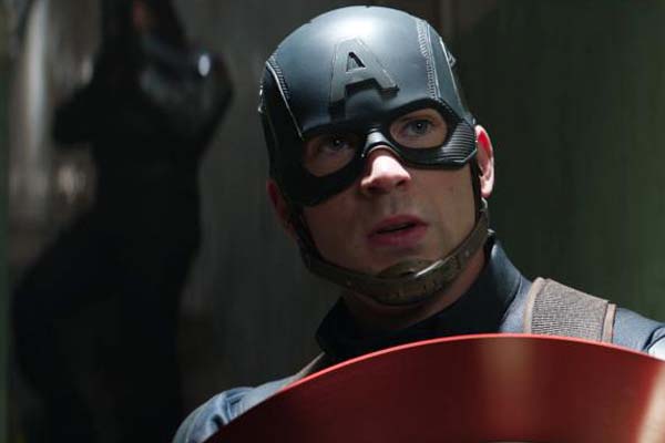 Chris Evans dans Captain America: Civil War (2016)