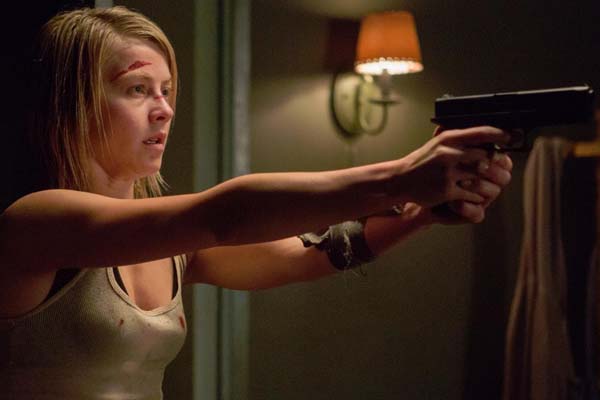 Julianne Hough dans Curve (2015)