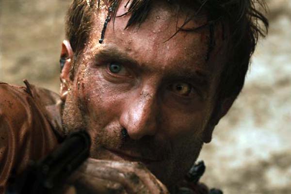 Sharlto Copley dans District 9 (2009)