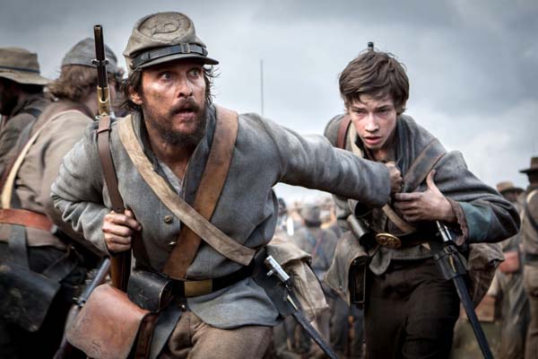 Matthew McConaughey et Jacob Lofland dans Free State of Jones (2016)