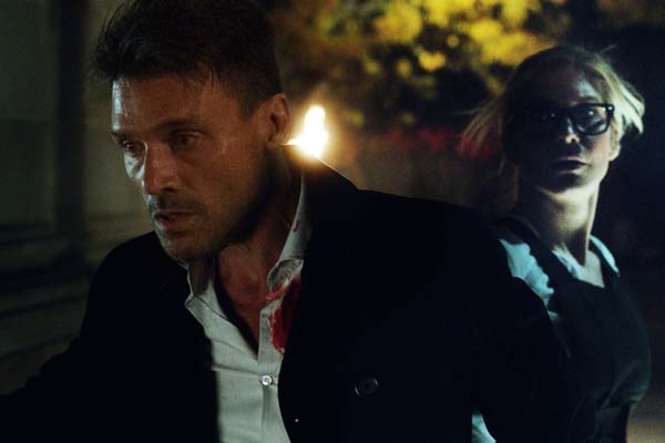 Frank Grillo et Elizabeth Mitchell dans American Nightmare 3: Élections (2016)