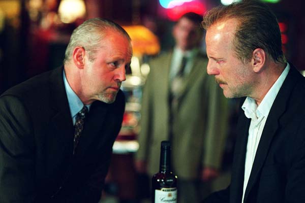 Bruce Willis et David Morse dans 16 blocs (2006)