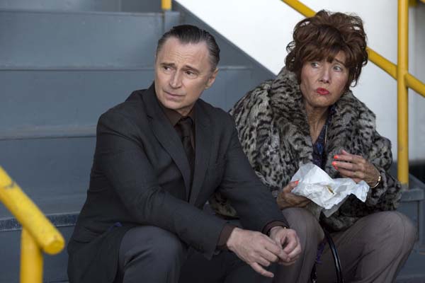 Emma Thompson et Robert Carlyle dans The Legend of Barney Thomson (2015)