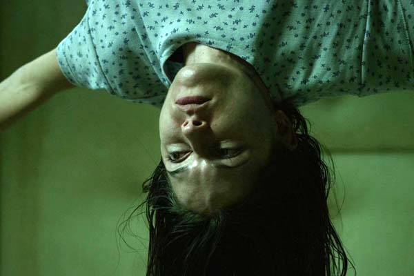 Sarah Lind dans The Exorcism of Molly Hartley (2015)