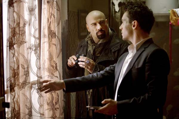 John Travolta et Jonathan Rhys Meyers dans From Paris with Love