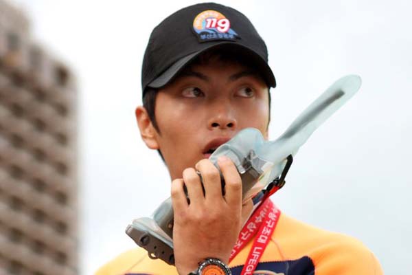 Min-ki Lee dans The Last Day (2009)