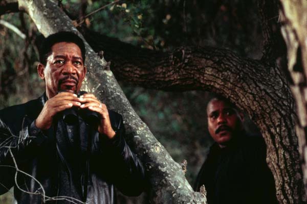 Morgan Freeman et Bill Nunn dans Le collectionneur (1997)