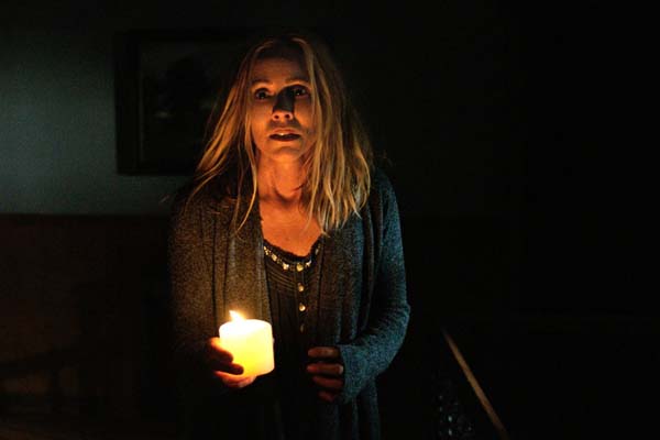 Maria Bello dans Dans le noir (2016)