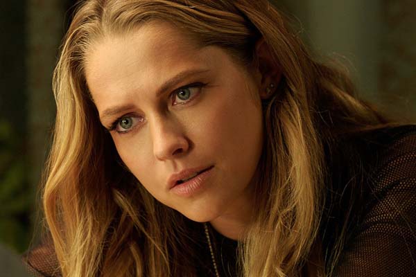 Teresa Palmer et Gabriel Bateman dans Dans le noir (2016)