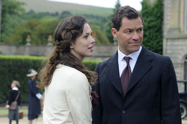 Rebecca Hall et Dominic West dans La maison des ombres (2011)