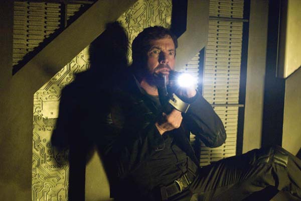 Dennis Quaid dans Pandorum (2009)