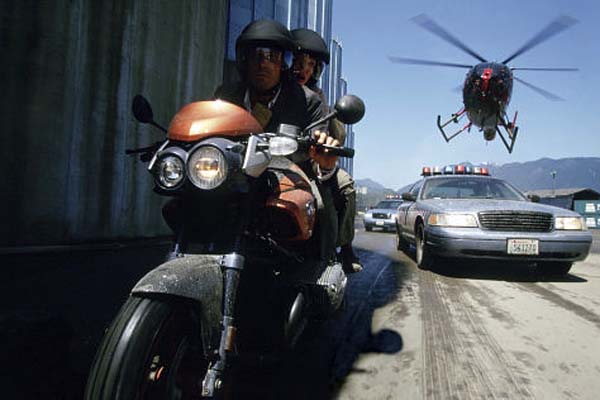 Uma Thurman et Ben Affleck dans Paycheck (2003)