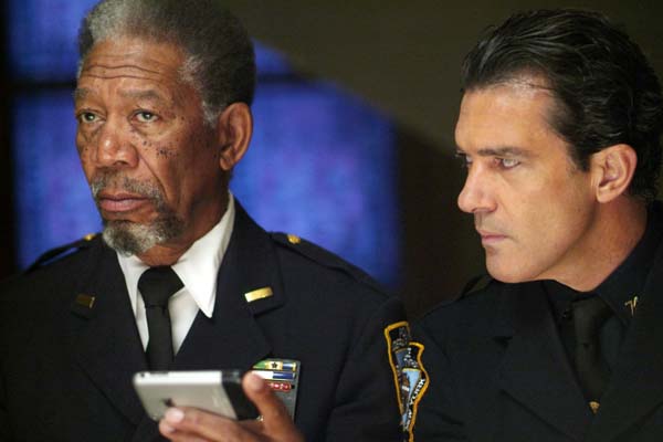Antonio Banderas et Morgan Freeman dans The Code (2009)