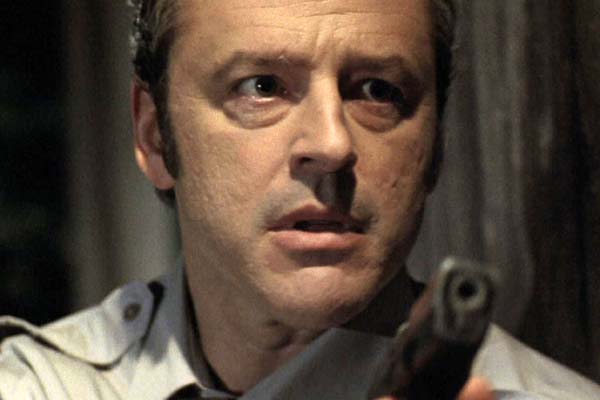 Gil Bellows dans La maison au bout de la rue (2012)