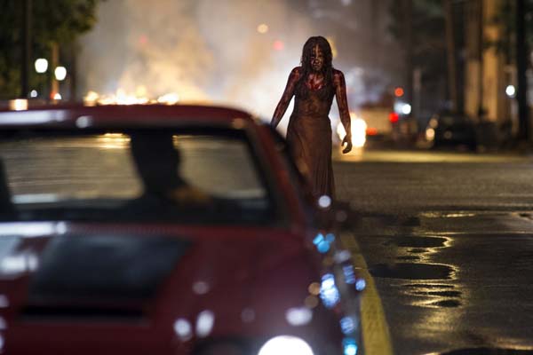 Chloë Grace Moretz dans Carrie, la vengeance (2013)