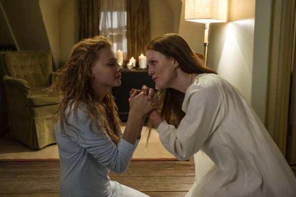 Julianne Moore et Chloë Grace Moretz dans Carrie, la vengeance (2013)
