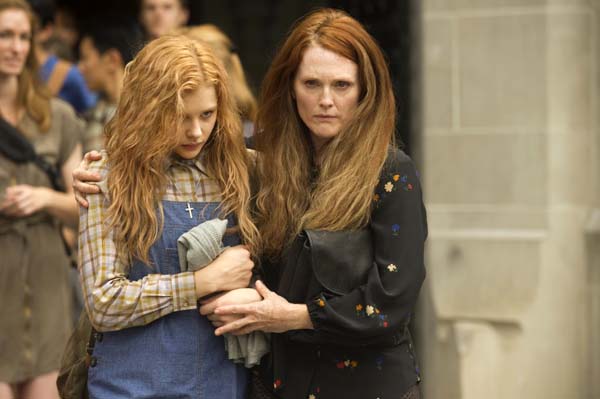 Julianne Moore et Chloë Grace Moretz dans Carrie, la vengeance (2013)