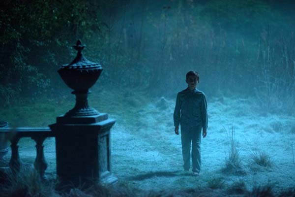 La dame en noir 2: L'ange de la mort (2014)