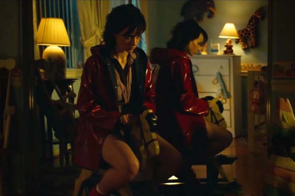 Ashley Rickards dans At the Devil's Door (2014)