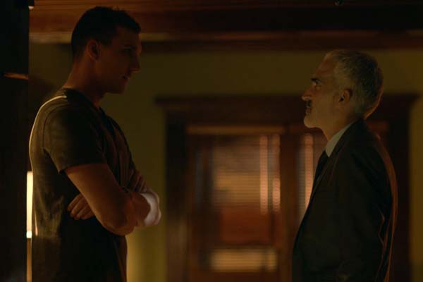 Patrick Fischler et Scott Michael Foster dans The Devil's Pact (2014)