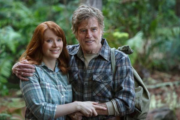 Robert Redford et Bryce Dallas Howard dans Peter et Elliott le dragon (2016)