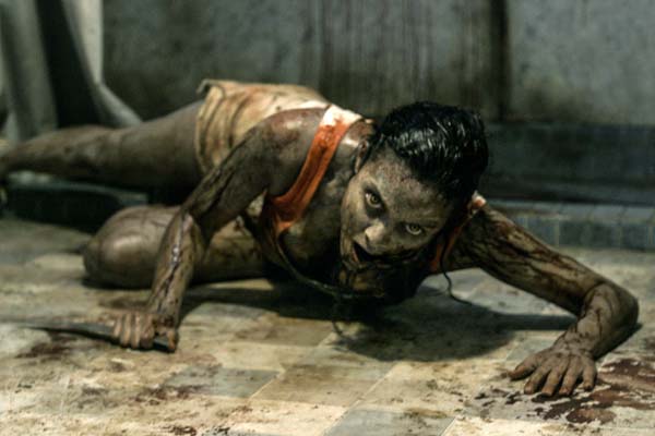 Jessica Lucas dans Evil Dead (2013)