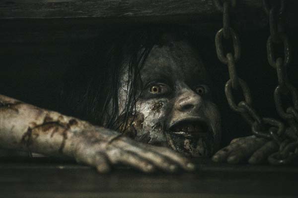 Jane Levy dans Evil Dead (2013)