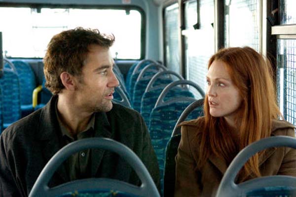 Julianne Moore et Clive Owen dans Les fils de l'homme (2006)