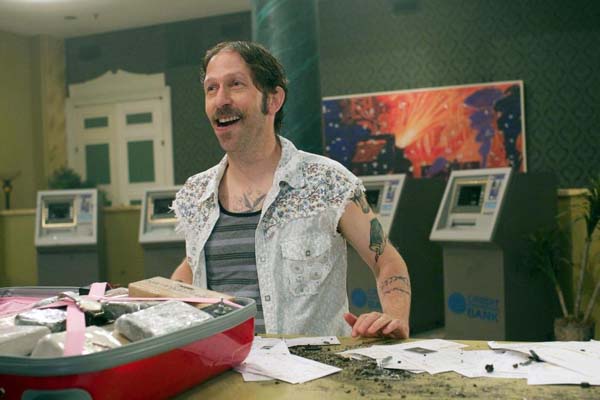 Tim Blake Nelson dans Flypaper (2011)