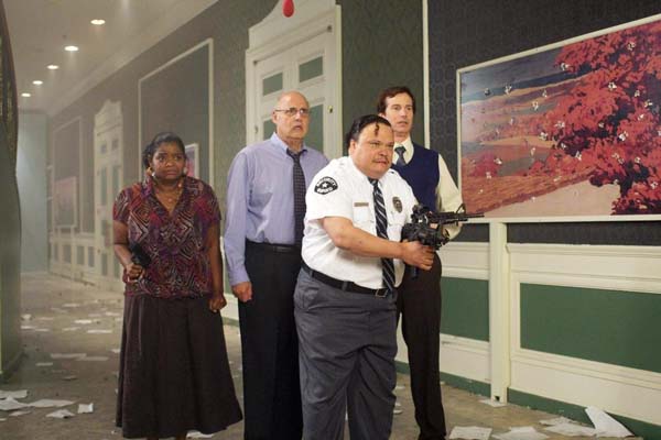 Jeffrey Tambor, Adrian Martinez, et Octavia Spencer dans Flypaper (2011)