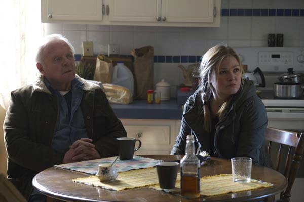 Anthony Hopkins et Julia Stiles dans Viens avec Moi (2015)