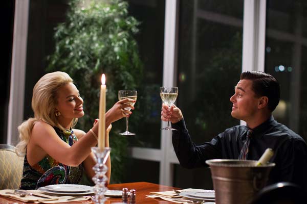 Leonardo DiCaprio et Margot Robbie dans Le loup de Wall Street (2013)