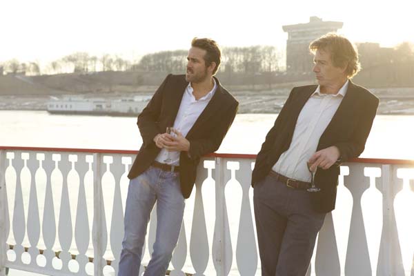 Ryan Reynolds et Ben Mendelsohn dans Under Pressure (2015)