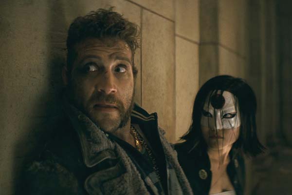 Jai Courtney et Karen Fukuhara dans Suicide Squad (2016)