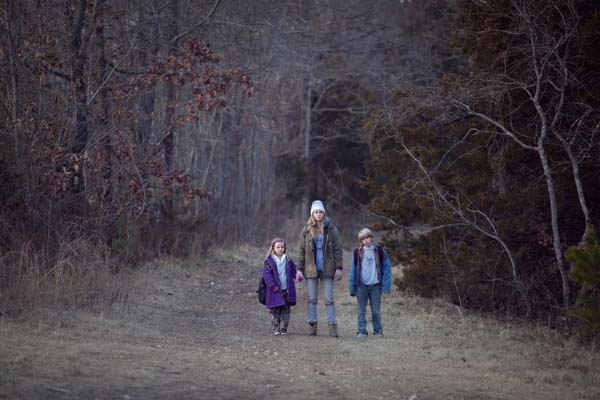 Jennifer Lawrence, Ashlee Thompson, et Isaiah Stone dans Winter's Bone (2010)
