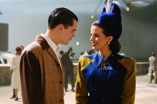 Leonardo DiCaprio et Kate Beckinsale dans Aviator (2004)