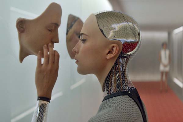 Alicia Vikander dans Ex Machina (2015)