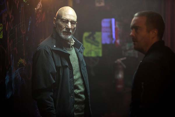Patrick Stewart et Macon Blair dans Green Room (2015)