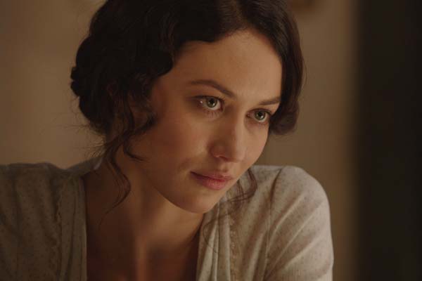 Olga Kurylenko dans La promesse d'une vie (2014)