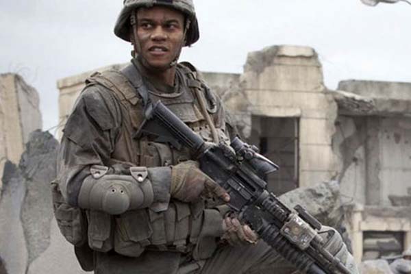 Jimmy Akingbola dans Spectral (2016)