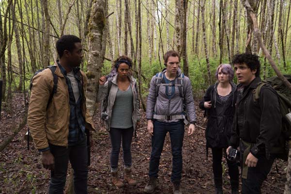 Wes Robinson, Brandon Scott, Valorie Curry, Corbin Reid, et James Allen McCune dans Blair Witch (2016)