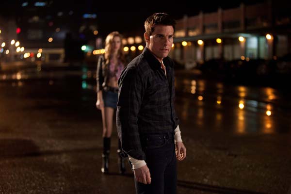 Tom Cruise et Alexia Fast dans Jack Reacher (2012)