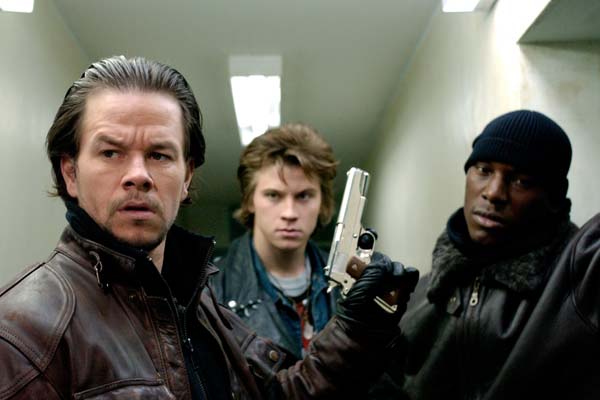Mark Wahlberg, Tyrese Gibson, et Garrett Hedlund dans Quatre frères (2005)